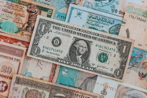 WooCommerce products in different currencies